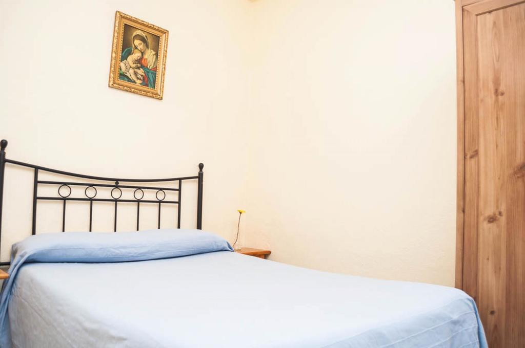 Pension La Montorena Севилья Экстерьер фото